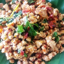 กระเพราหมูภูเขาไฟ(หมูสับ)