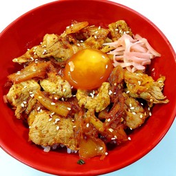 ข้าวหน้าหมูผัดกิมจิ ไข่ดอง