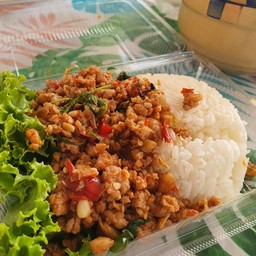 ข้าวกะเพาหมูสับผัดแบบกะเพาล้วนๆ