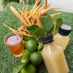 จิบกาแฟ. & แลผ้าเก่า