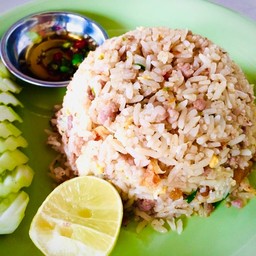 ข้าวผัดแหนม