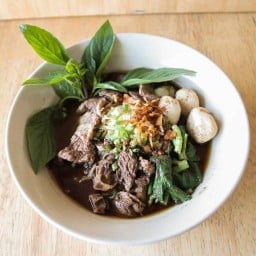 ก๋วยเตี๋ยวเรือรสซิ่ง ลำลูกกาคลอง4