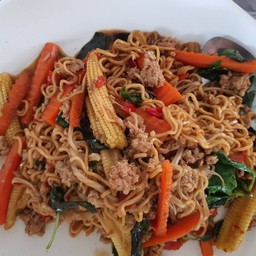 มาม่าผัดกะเพา