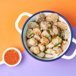 ฮักก้ารวมมิตร (ลูกชิ้นลวกจิ้ม) ไซส์กลาง ปกติ 120บาท