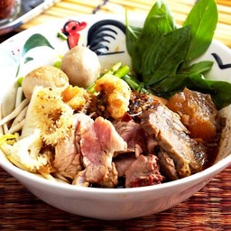 เกาเหลาเนื้อน้ำตกต้มยำ