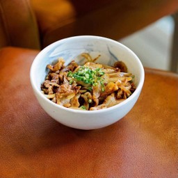 ข้าวหน้าหมูสไปซี่มิโซะ