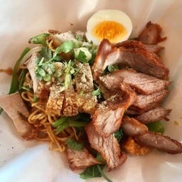 บะหมี่แห้งน้ำแดง หมูแดง