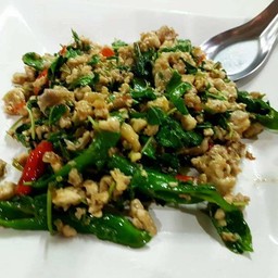กระเพราไก่ไทย