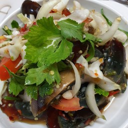 ยำไข่เยี่ยวม้า