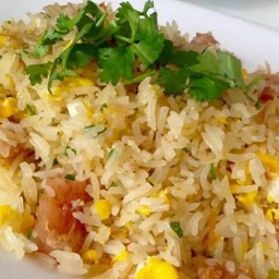 ข้าวผัดแหนม