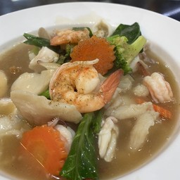 ราดหน้าทะเล
