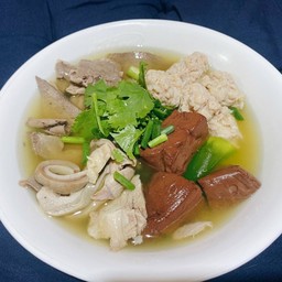 โจ๊ก&ต้มเลือดหมูเครื่องแน่นพุงกาง