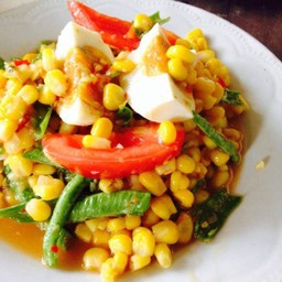 ส้มตำข้าวโพดไข่เค็ม