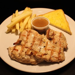 อกไก่ซอสพริกไทยดำ