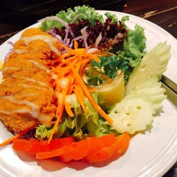 สลัดไก่ทอด