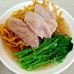ราดหน้าหมูหมักบะหมี่กรอบ(พิเศษ)