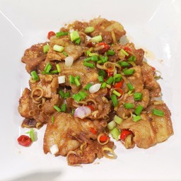 สามชั้นผัดกะปิ