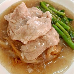 [อร่อยซ่ากับโค้ก] ราดหน้าหมูหมัก +  โค้ก ออริจินัล (ขวด)