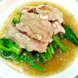 เกาเหลาราดหน้าหมูหมัก