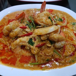 กุ้ง ปลาหมึก ผัดผงกระหรี่ (จานกับ)