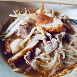 เส้นเล็กต้มยำหมูน้ำใส