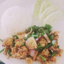 ข้าวน้ำตกหมู