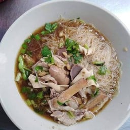 ก๋วยเตี๋ยวเป็ดรสเด็ดถนนจันทน์