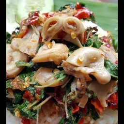 พริกแกงไส้ตันราดข้าว