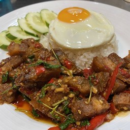 กะเพราหมูกรอบ+ข้าว