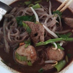 ก๋วยเตี๋ยวน้ำตก ต้มยำ ข้างโฮมโปร