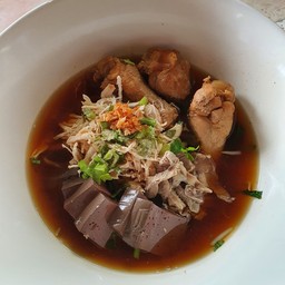 ก๋วยเตี๋ยวไก่จัมโบ้