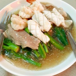 เกาเหลาราดหน้ารวมมิตร (พิเศษ)