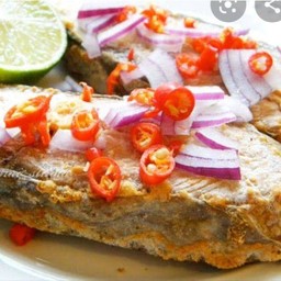 ป.อินทรีย์เค็มทอดเป์นกับ