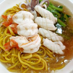 ราดหน้าหมี่เหลืองรวมมิตร (พิเศษ )