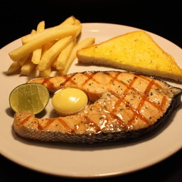 สเต็กปลาแซลมอนย่าง