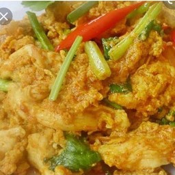 หมูผัดผงกะหรี่เป็นกับ