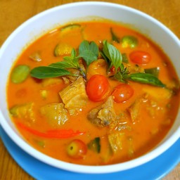 แกงเผ็ดไก่ย่าง