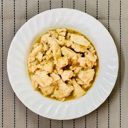 ไก่ผัดกระเทียมพริกไทย
