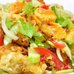 ยำไข่ดาวกรอบ