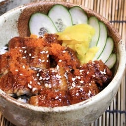 ข้าวหน้าปลาไหลย่างเตาถ่าน