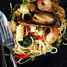 สปาเก็ตตี้ขี้เมา ทะเล