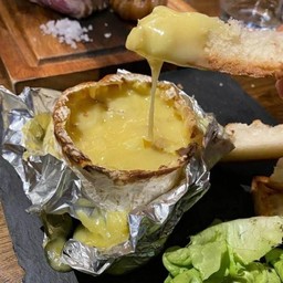 BAKED CAMEMBERT