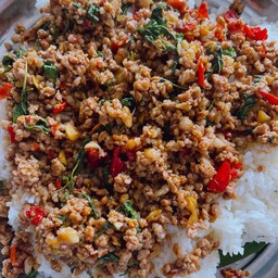 กระเพราะหมูสับราดข้าวถาด