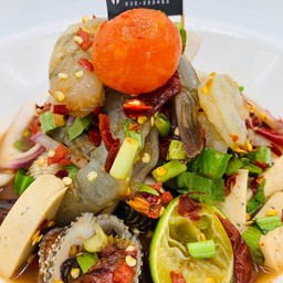 ยำกุ้งสดไข่ทองคำ (ปลาร้า)