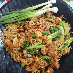 ผัดมาม่า