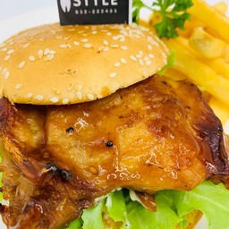 เบอร์เกอร์ไก่ย่างบาร์บีคิว