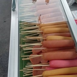 ลูกชิ้นทอด น้ำจิ้มรสเด็ดby แม่บุญโฮม