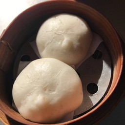 ซาลาเปาหมูแดง