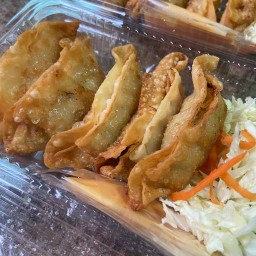 เกี๊ยวซ่าพาแซ่บ