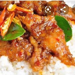 พริกแกงหมูกรอบเปนกับ